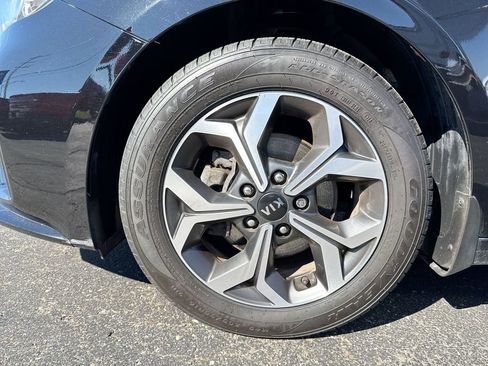 Used 2021 Kia Forte LXS image 10