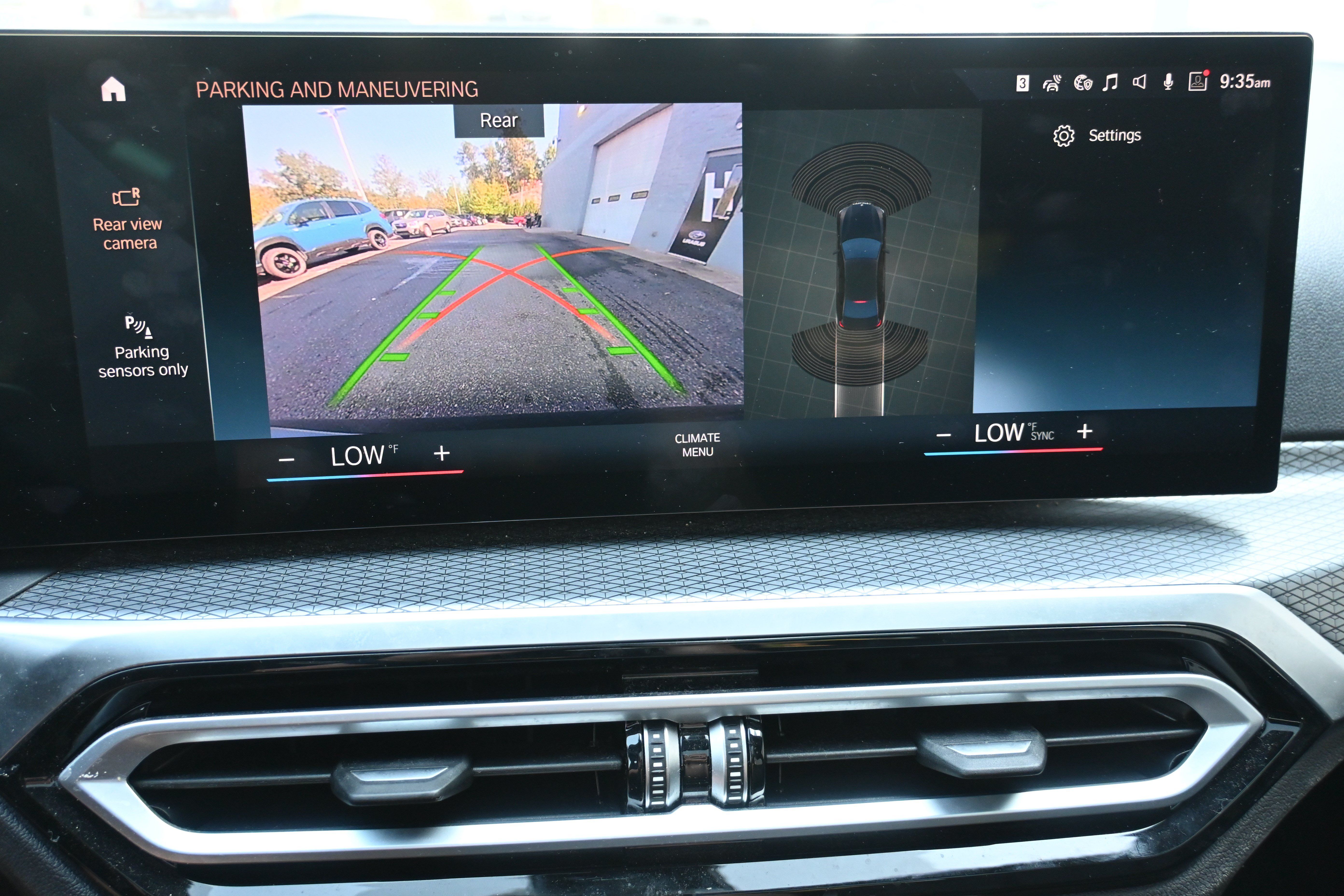 Used 2023 BMW 330i xDrive Sedan AWD/4WD image 16