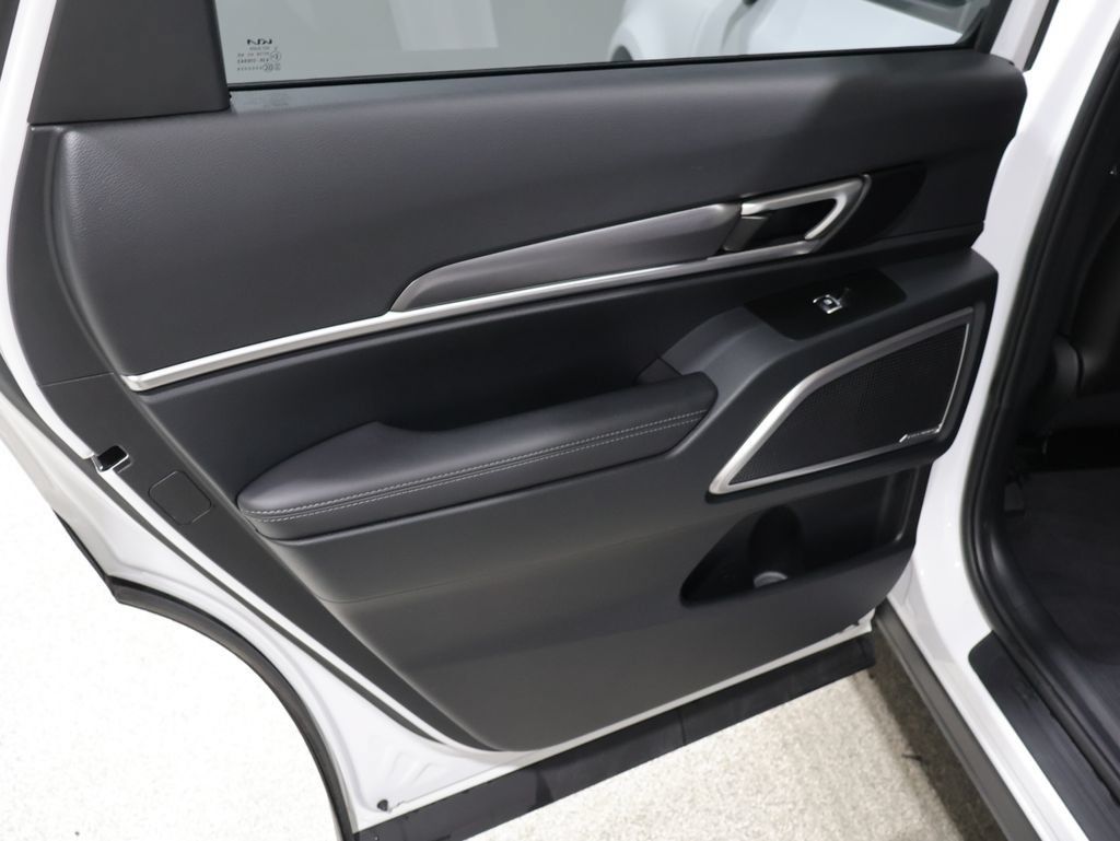 Used 2025 Kia Telluride S AWD/4WD image 19