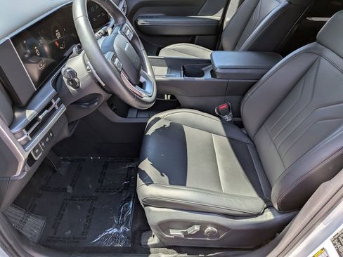 Used 2025 Hyundai Santa Fe SEL image 17