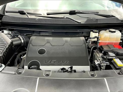 Used 2023 Chevrolet Traverse LT w/ LT Premium Package image 31