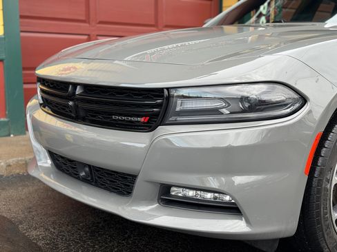 Used 2017 Dodge Charger SXT w/ AWD Premium Group image 9