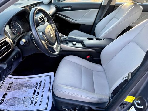 Used 2016 Lexus IS 300 AWD image 11