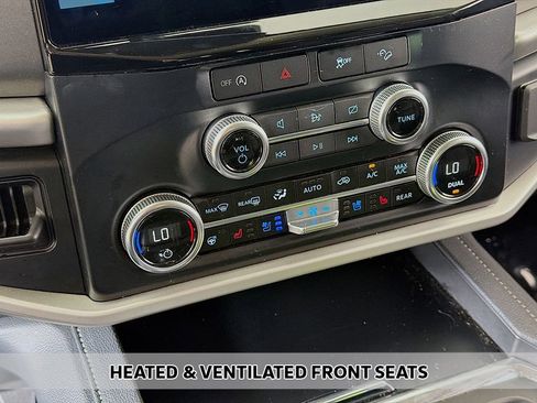 Used 2024 Ford Expedition XLT image 7