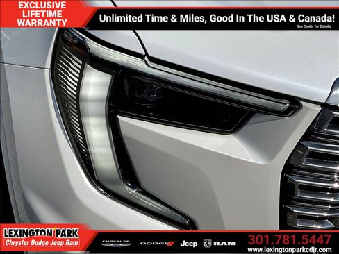 Used 2024 GMC Acadia Denali w/ Super Cruise Package FWD image 31