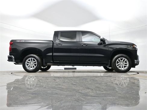 Used 2020 Chevrolet Silverado 1500 LT w/ Convenience Package image 30