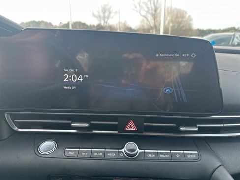 Used 2023 Hyundai Elantra SEL w/ Convenience Package image 9