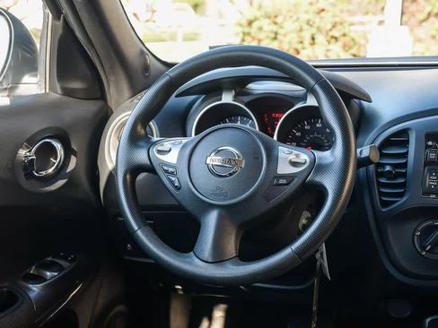 Used 2013 Nissan Juke S FWD image 12