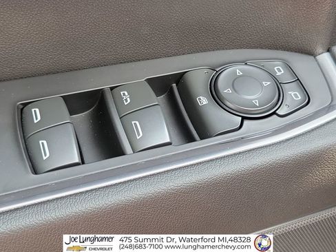 Used 2022 Chevrolet Silverado 1500 LT AWD/4WD image 24