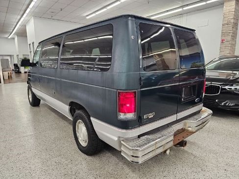 Used 2000 Ford E-150 and Econoline 150 Wagon image 6
