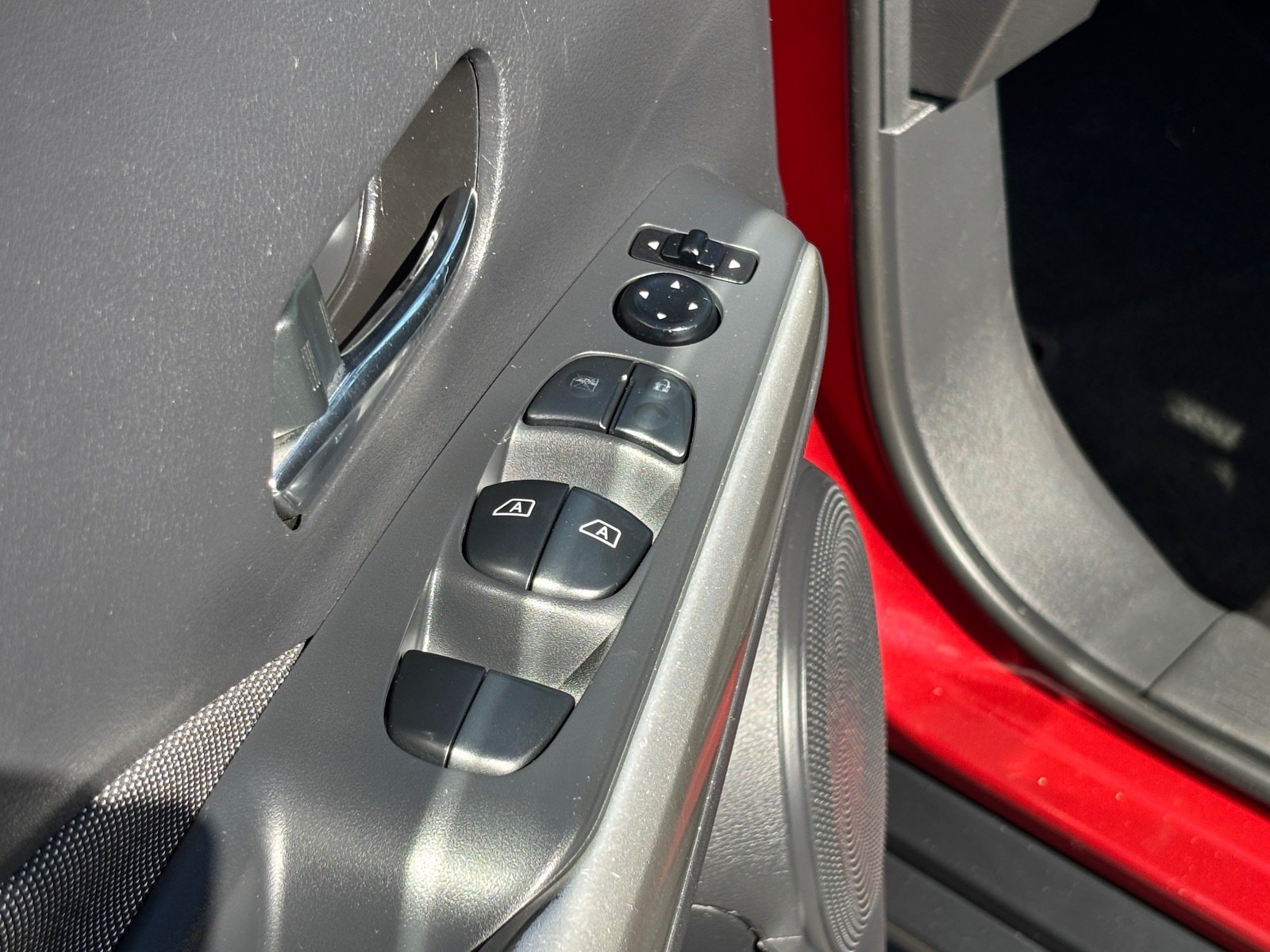 Used 2019 Nissan Kicks SV FWD image 27