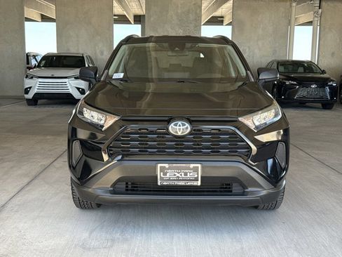 Used 2019 Toyota RAV4 LE image 7