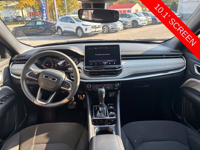 Used 2023 Jeep Compass Sport AWD/4WD image 3