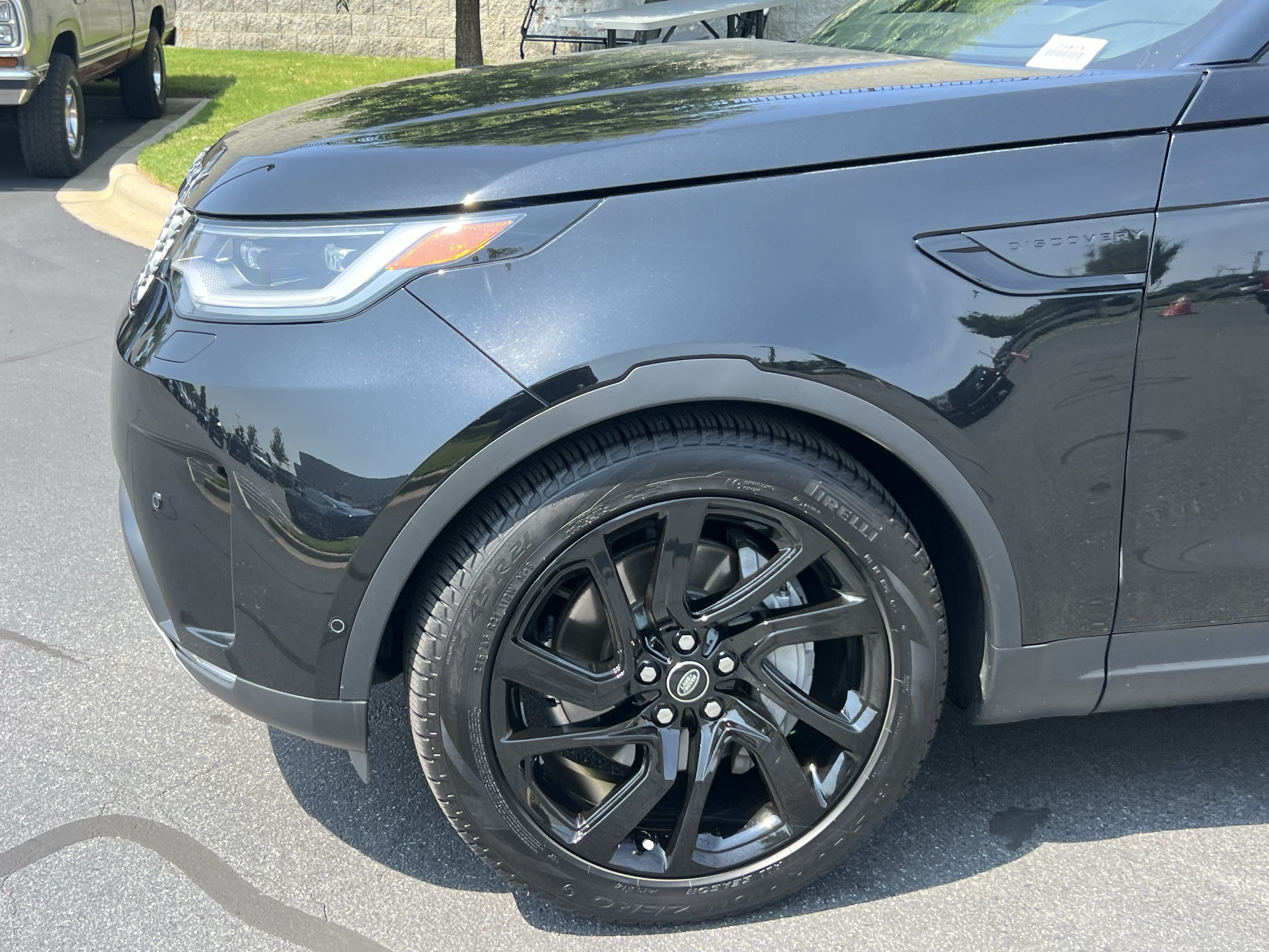 Certified 2025 Land Rover Discovery S AWD/4WD image 14