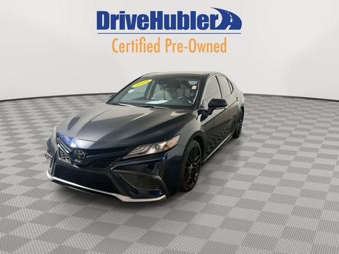 Used 2021 Toyota Camry XSE image 4