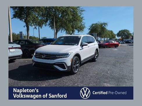 Used 2022 Volkswagen Tiguan SE FWD image 1