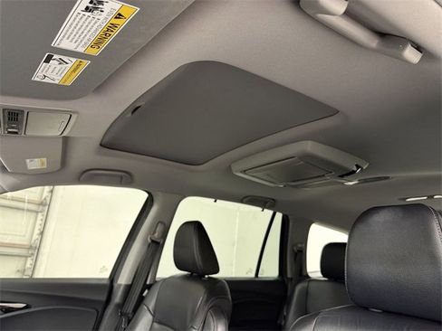 Used 2019 Honda Pilot Touring image 24