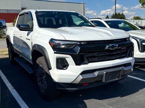 Used 2024 Chevrolet Colorado Z71 w/ Z71 Convenience Package 2 AWD/4WD image 7