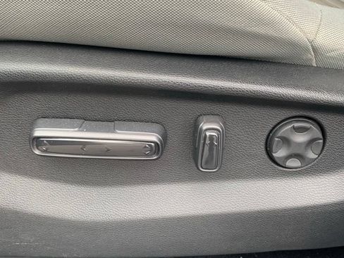 Used 2018 Honda CR-V EX image 5