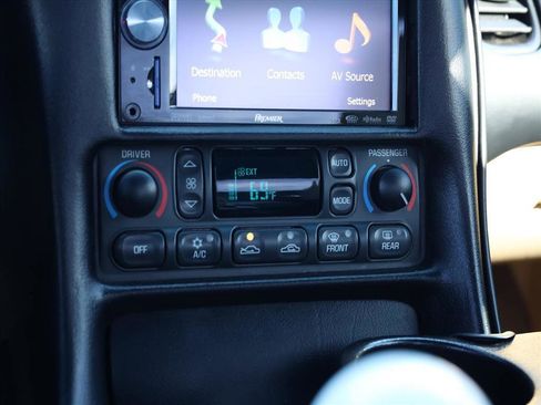 Used 2001 Chevrolet Corvette Coupe w/ Preferred Equipment Group2 image 10