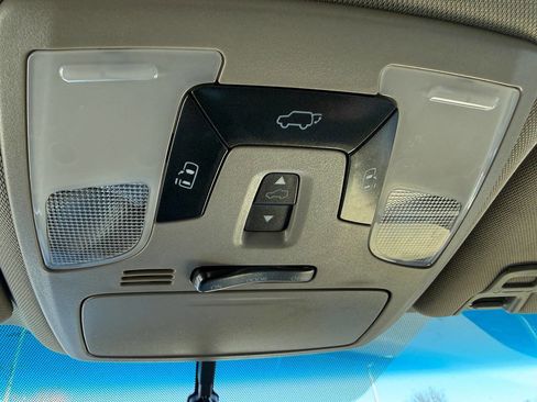 Used 2015 Toyota Sienna XLE Premium image 30