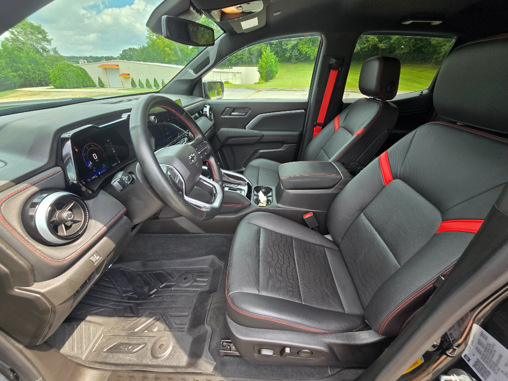 Used 2023 Chevrolet Colorado Z71 w/ Z71 Convenience Package 2 AWD/4WD image 12