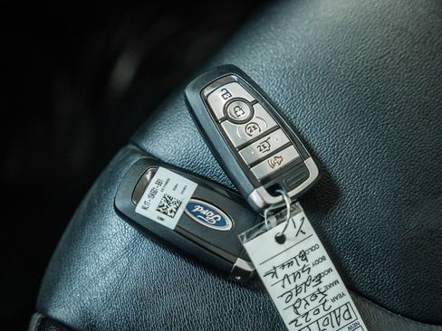 Certified 2022 Ford Edge Titanium AWD/4WD image 52