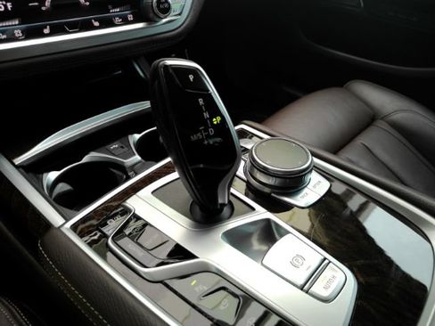 Used 2022 BMW 740i RWD image 47