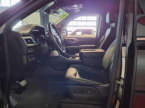 Used 2023 Chevrolet Suburban Premier image 21