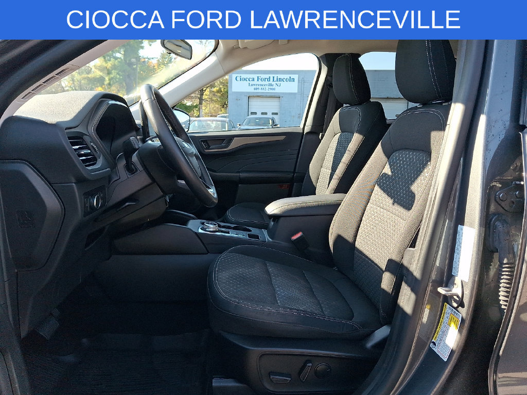 Used 2023 Ford Escape Active w/ Tech Pack #1 AWD/4WD image 16