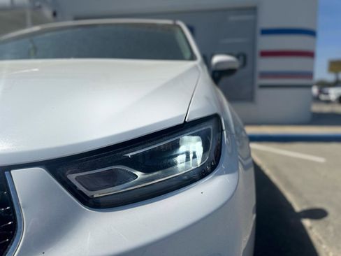 Used 2023 Chrysler Pacifica Touring-L image 13