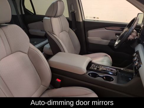 Used 2025 Honda Pilot Elite image 14