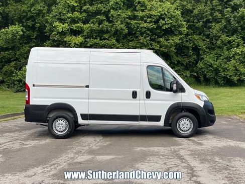 Used 2025 RAM ProMaster 2500 w/ Safety Group FWD image 7