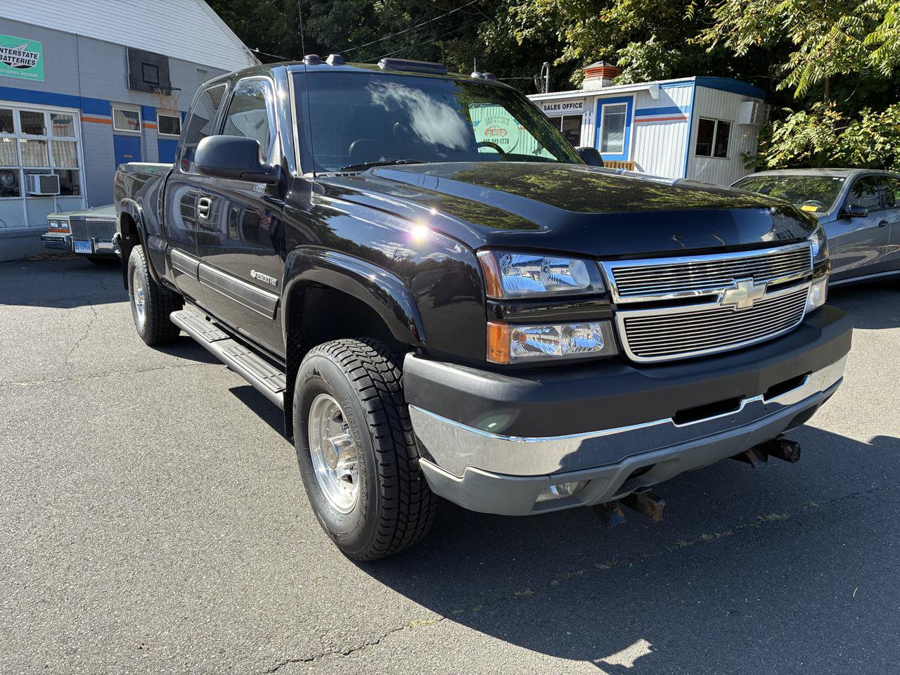 Used 2005 Chevrolet Silverado 2500 LT w/ Snow Plow Prep Package AWD/4WD image 7