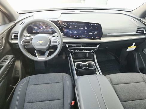 New 2027 Chevrolet Traverse LT w/ Sun and Wheel Package AWD/4WD image 10