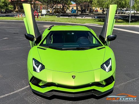 Used 2018 Lamborghini Aventador S AWD/4WD image 5