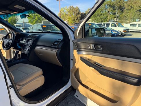 Used 2017 Ford Explorer FWD image 23