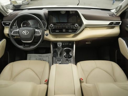 Used 2022 Toyota Highlander Platinum image 21