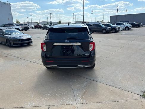 Used 2024 Ford Explorer XLT w/ Equipment Group 202A AWD/4WD image 5