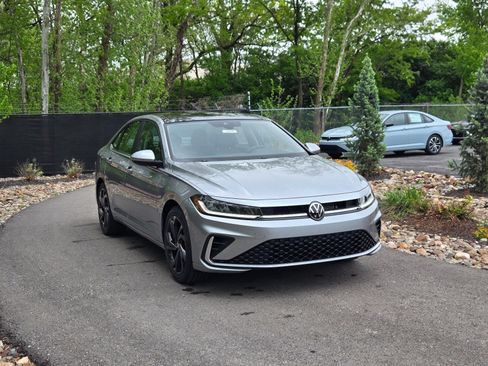 New 2026 Volkswagen Jetta SE FWD image 7