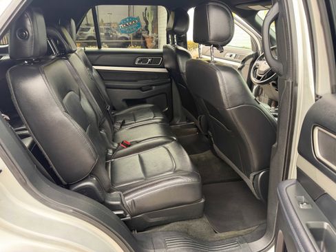 Used 2017 Ford Explorer XLT w/ Equipment Group 202A image 14