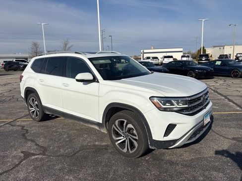 Used 2021 Volkswagen Atlas SEL Premium image 3