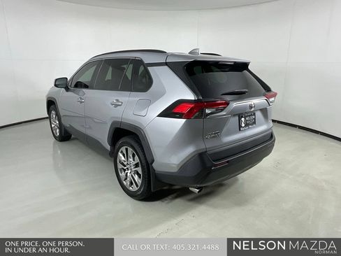 Used 2020 Toyota RAV4 XLE Premium FWD image 8