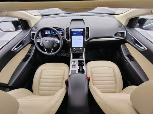 Used 2024 Ford Edge SEL w/ Convenience Package AWD/4WD image 2