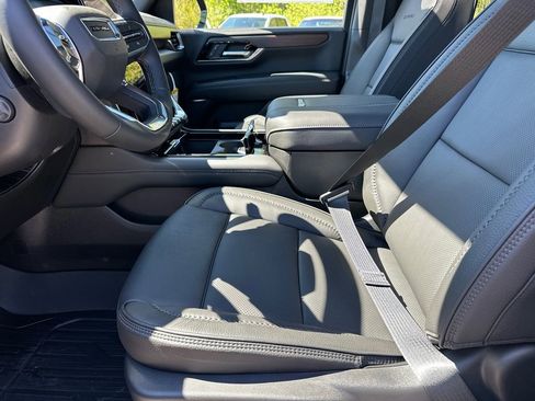 New 2026 GMC Yukon Denali image 10