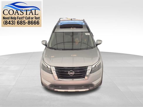 Used 2025 Nissan Pathfinder Platinum w/ Cargo Package FWD image 13
