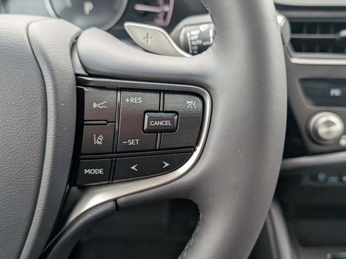 Certified 2025 Lexus ES 300h w/ Premium Package image 24