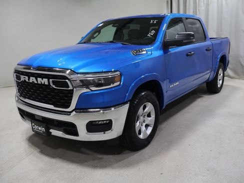 New 2026 RAM 1500 4x4 Crew Cab image 3