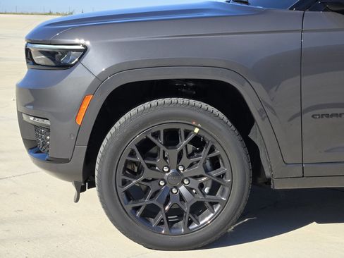 New 2025 Jeep Grand Cherokee L Summit image 6