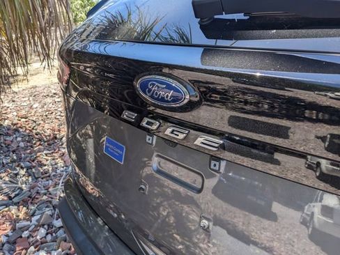 Used 2024 Ford Edge SE image 5